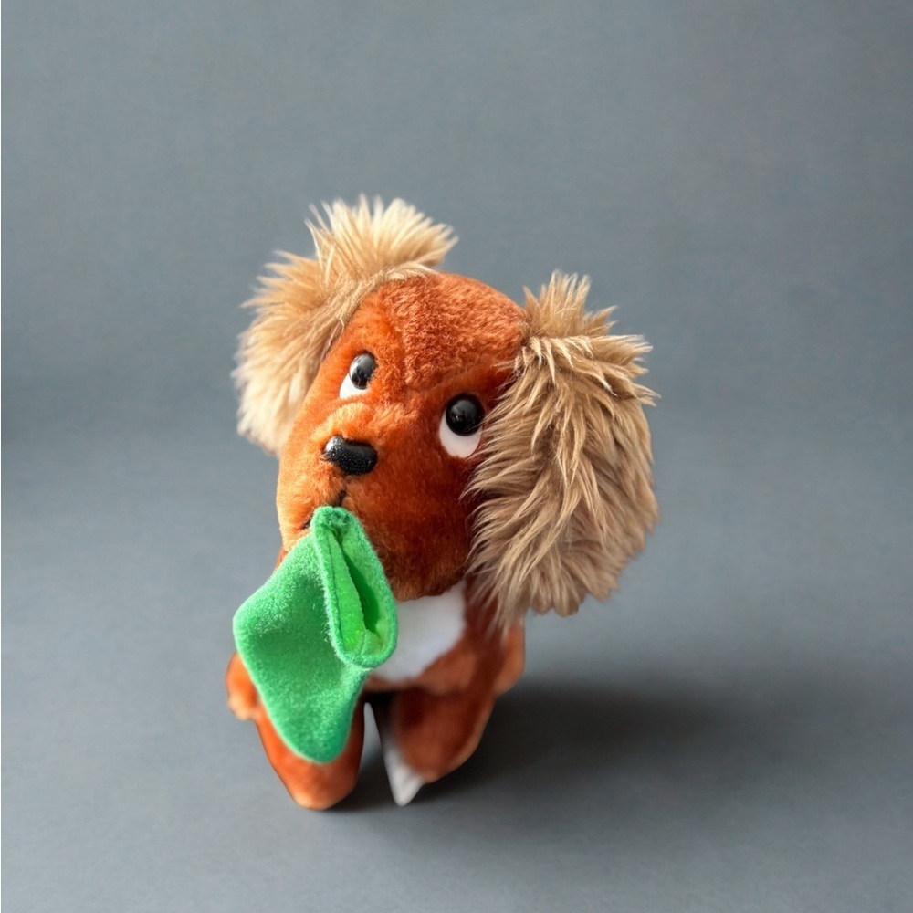 Vintage Wallace Berrie Christmas dog plush toy NUTMEG w/ Stocking 1980 Ganz EUC